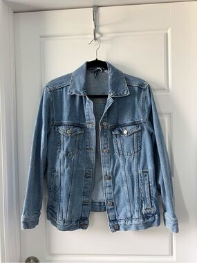 Divided Light Blue Denim Jacket - Classic Trucker Style